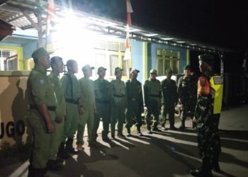 Babinsa Koramil 404-04/Gunung Megang Gelar Patroli Bersama di Desa Binaan