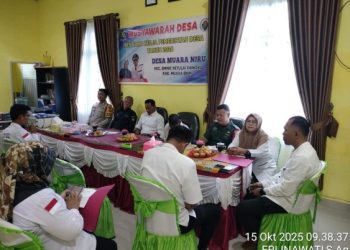 Babinsa Koramil 404-04/Gumeg Monitoring Musyawarah Desa di Desa Muara Niru