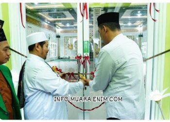Camat Gelumbang Resmikan Masjid Al-Falah Desa Karang Endah 