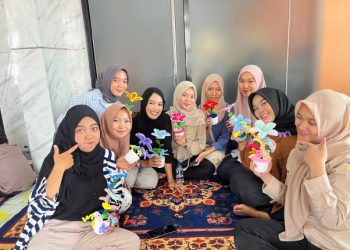 Kreativitas Jadi Modal Utama, PTBA Latih 30 Peserta Kembangkan Kerajinan Pipe Cleaner