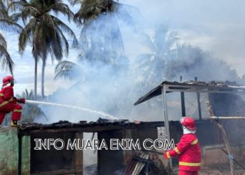 Disiang Bolong, Rumah Panggung di Gedung Agung Merapi Timur Ludes Terbakar 