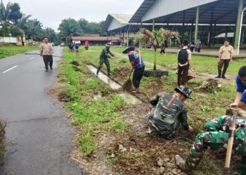 Karya Bakti Hari Juang TNI AD ke-80 Koramil 404-04/Gunung Megang Digelar di Desa Padang Bindu