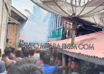 Rumah Alwi Warga Desa Banu Ayu Muara Enim Ludes Terbakar 