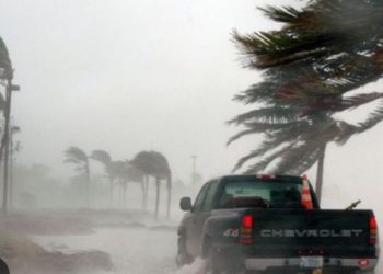 BMKG : Waspada, Hari Ini Cuaca Berpotensi Hujan Lebat Disertai Angin Kencang & Petir 