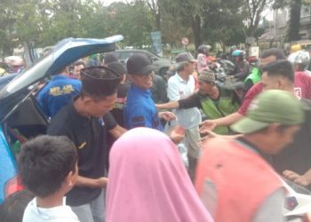 Ketua Umum DPP API Bagikan Takjil, Bentuk Kehadiran Wartawan di Masyarakat