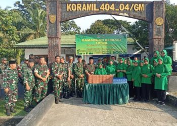 Koramil 404-04/Gunung Megang Bersama Persit Bagikan 110 Takjil dan Gelar Buka Puasa Bersama