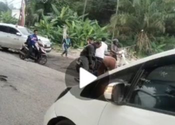 Viral di Muara Enim!, Video Insiden Laka & Celoteh Warga Adanya Jalan Nasional Rusak 