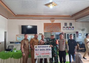 Koramil 404-04 Gunung Megang Monitoring Penyaluran BLT di Desa Tanjung