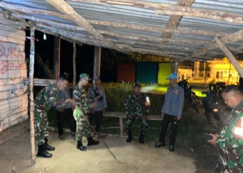 Patroli Bersama Koramil 404-04/Gunung Megang Ciptakan Situasi Aman dan Kondusif di Wilayah Rambang Niru