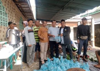 Lurah Fredy Kunjungi Warganya dalam Perayaan Hari Raya Kurban 