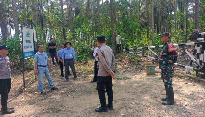 Danramil 404-04/Gunung Megang Hadiri Titik Nol Pembangunan Jalan di Rambang Niru