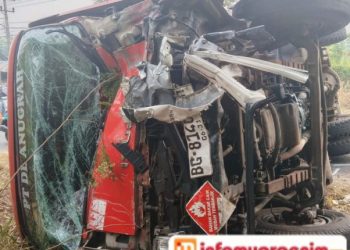 Kecelakaan Maut Libatkan Truk & Minibus di Prabumulih, 3 Orang Dilaporkan Meninggal Dunia