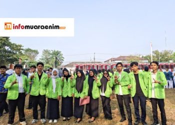 Khidmat dan Penuh semangat, KKN Universitas Serasan Kelompok 1 Ikuti Upacara HUT RI Ke- 81 di Lapangan Mardeka Muara Enim