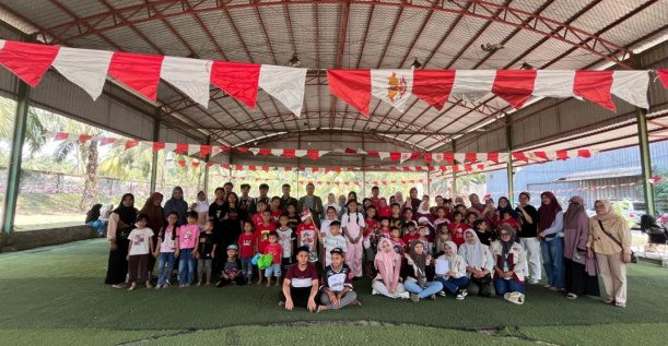 Mahasiswa KKN Universitas Serasan Terlibat sebagai Panitia dalam Rangkaian Lomba HUT RI ke-81 di Lapangan Futsal Komplek PLN Desa Lingga