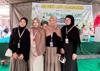 MAHASISWA KKN KELOMPOK I UNIVERSITAS SERASAN IKUTI MADRASAH QUR’AN BUKIT LAWU BERSHOLAWAT MENYAMBUT MAULID NABI MUHAMMAD SAW
