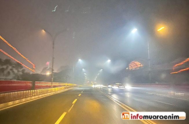 Imbas Karhutlah, Kabut Asap Pekat Makin Selimuti Kota Palembang