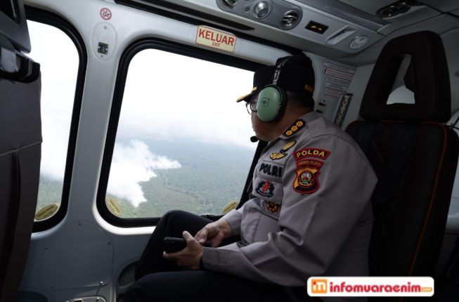 Akses Sulit Jadi Kendala, Polda Sumsel Pantau Titik Karhutla dari Udara