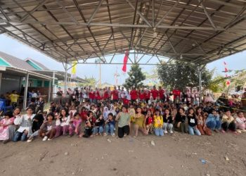MAHASISWA KKN UNIVERSITAS SERASAN KELOMPOK 1 BERSAMA PEMERINTAH DESA LINGGA MERIAHKAN LOMBA HUT RI KE-81