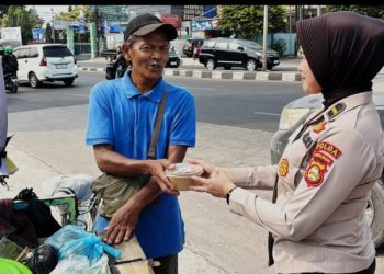 Bidhumas Polda Sumsel Gelar Aksi Sosial, Sisipkan Pesan Bersama Hadapi Karhutla