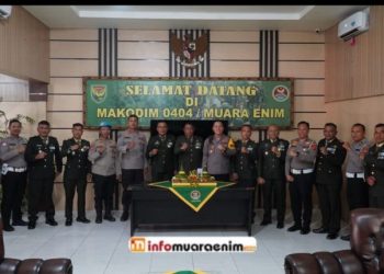 HUT ke-81 TNI, Polres Muara Enim Sambangi Kodim 0404 Bawa Tumpeng Pererat Sinergitas