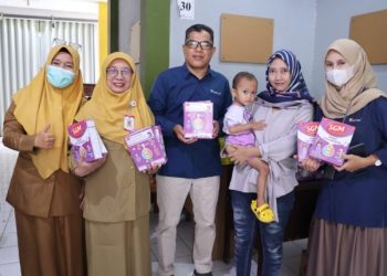 PTBA Salurkan 1.250 Box Susu untuk Dukung Penanganan Stunting di Lawang Kidul
