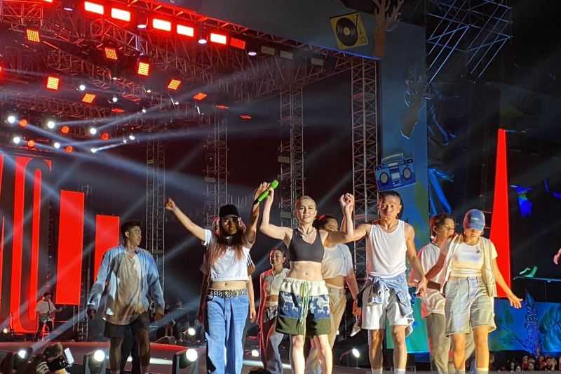 Agnez Mo Ajak Penonton ASS Vol.2 Nostalgia Lewat Lagu 'Matahariku'