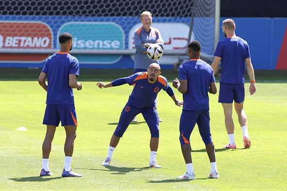 Belanda dengan Beban Sejarah