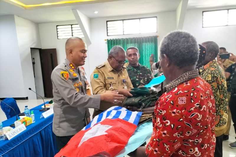 Berita Gembira yang Sudah Lama Ditunggu, Tiga Pimpinan TPNPB Menyerahkan Diri ke Polres Sorong Selatan