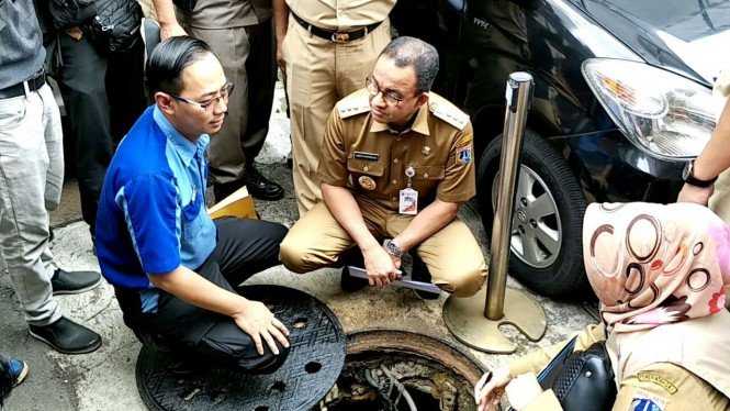 Geram! Anies Beri Sanksi Kontraktor yang Bikin Sumur Resapan Asal-Asalan