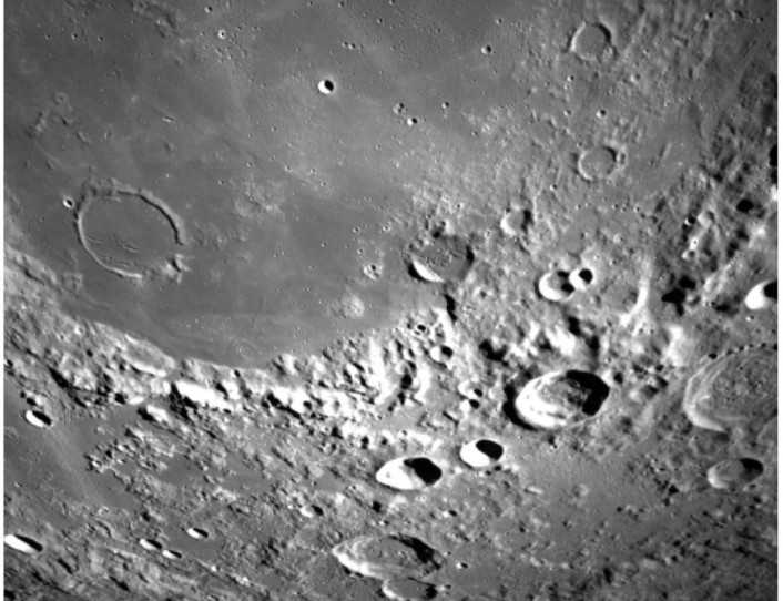 Hari Ini India akan Menjadi Negara Pertama yang Mendarat di Kutub Selatan Bulan