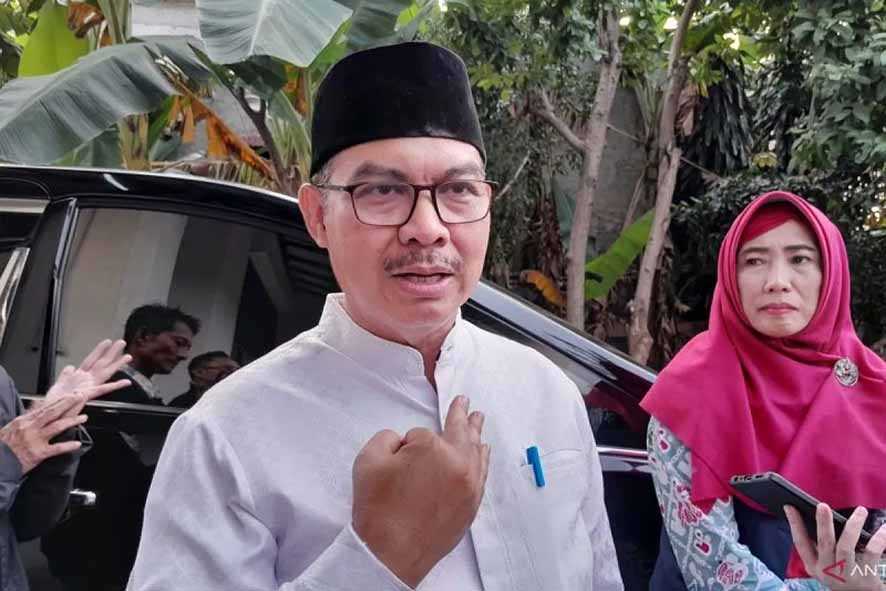 Hasto Beri Tips Jawab 'Kapan Nikah' Saat Kumpul Keluarga