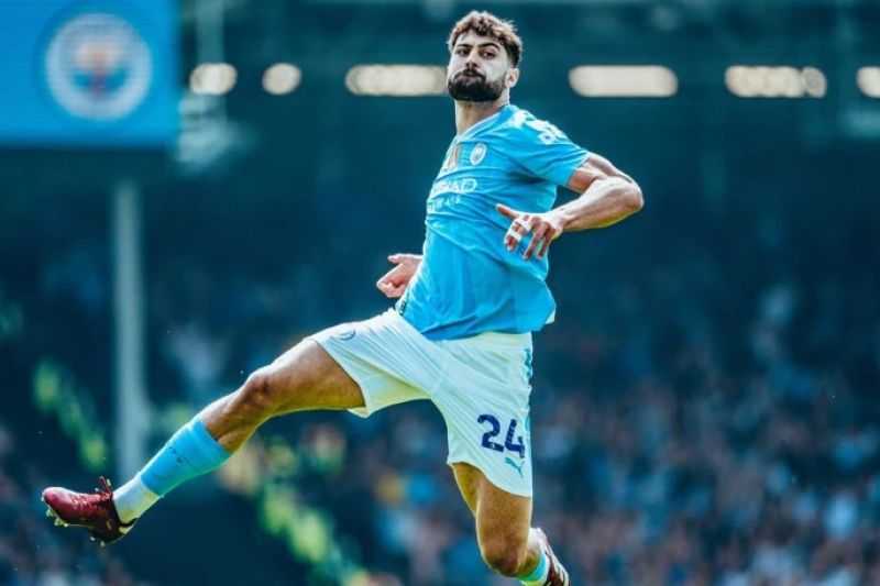 Ini Klasemen Liga Inggris: Manchester City Dekati Juara, Burnley Turun Kasta