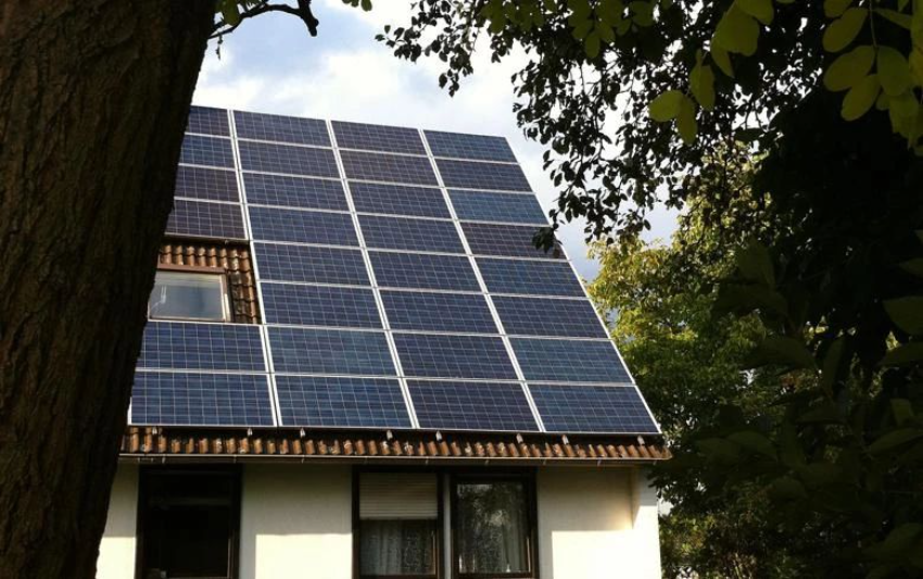 Jerman Buka Tender Tenaga Surya Atap 258 MW