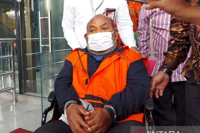 Lukas Enembe Kirim Surat Pribadi Menagih 'Janji Manis' Ketua KPK Firli Bahuri Saat Berkunjung ke Papua