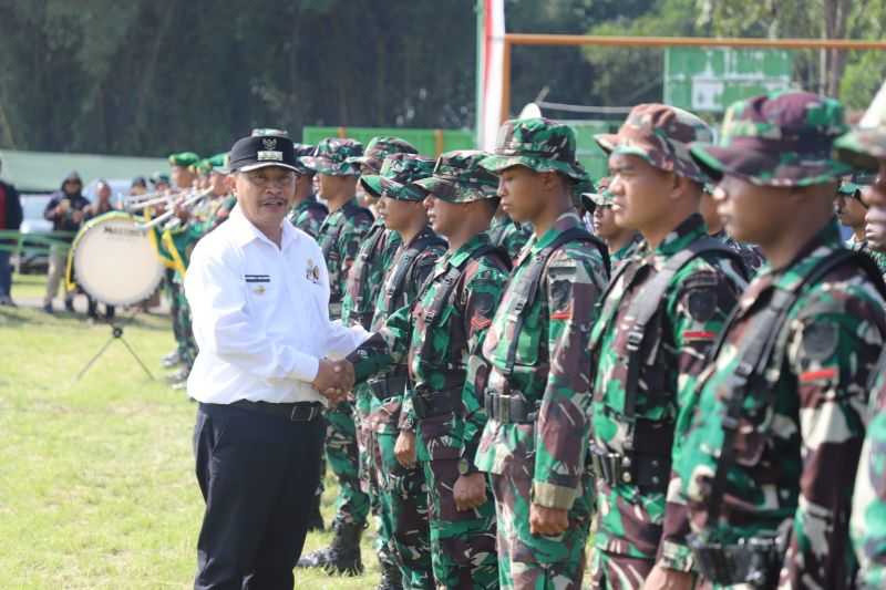 Menyatu dengan Rakyat, TNI Bangun Jalan untuk Mempercepat Akses Masyarakat di Pelosok Garut