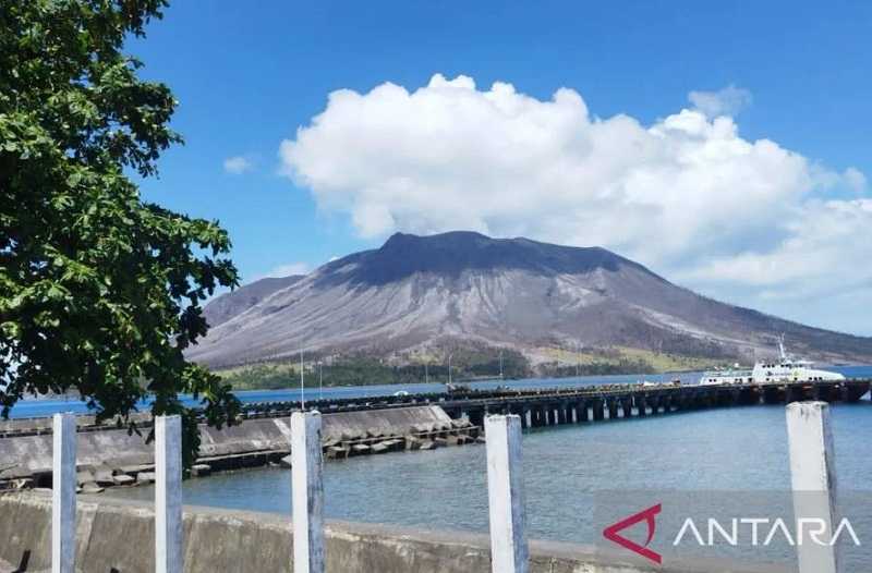 OJK Koordinasi Perbankan Amankan Aset Akibat Erupsi Gunung Ruang