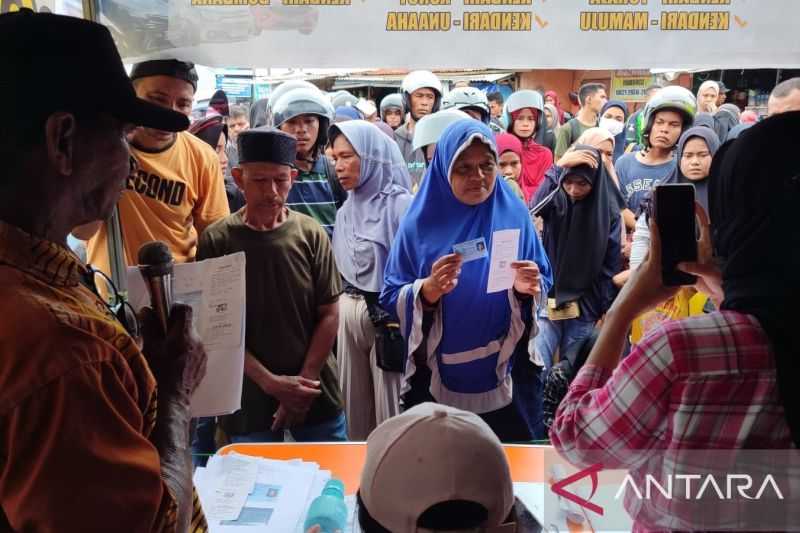 Para Calon Pemudik Ini Padati Antrean Tiket Gratis di Pelabuhan Kendari