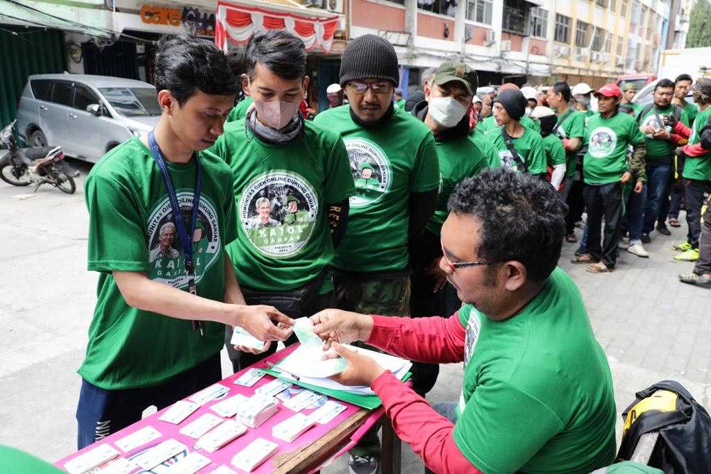 Peduli Pada Ojol, Kajol Indonesia Dukung Ganjar Bagikan Kartu BPJS Ketenagakerjaan