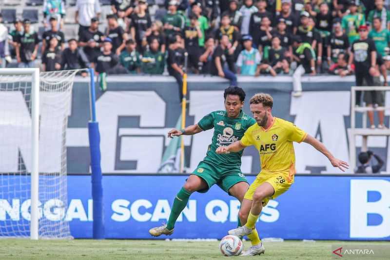 Persebaya Perpanjang Kontrak Tiga Pemain Belakang Hadapi Musim Depan