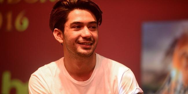 Reza Rahadian Tak 'Ngoyo' Soal Resolusi