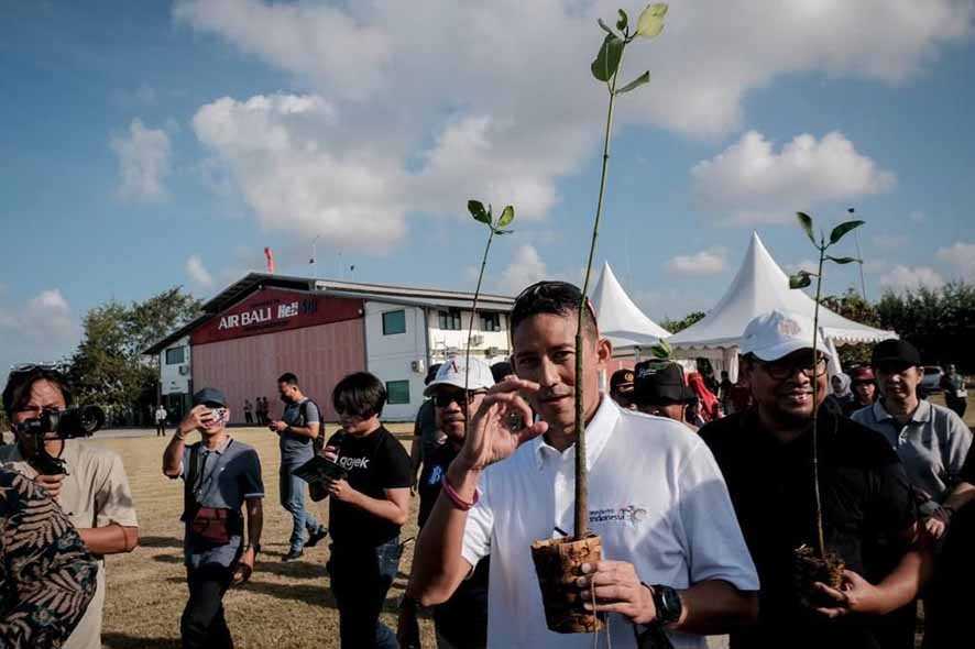 Sandiaga Uno Dukung Pohon Kolektif GoGreener