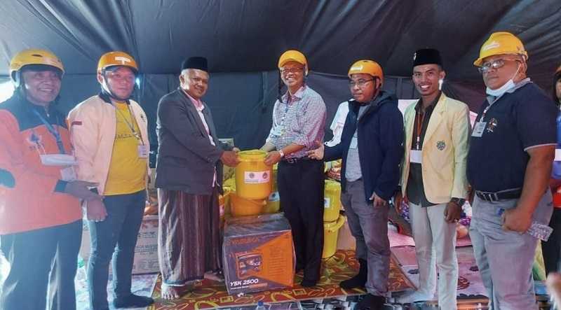 Uskup Bogor Kunjungi Korban Gempa Cianjur di Sarampad Bersama Relawan Pos Layanan Kemanusiaan Paroki Santo Petrus