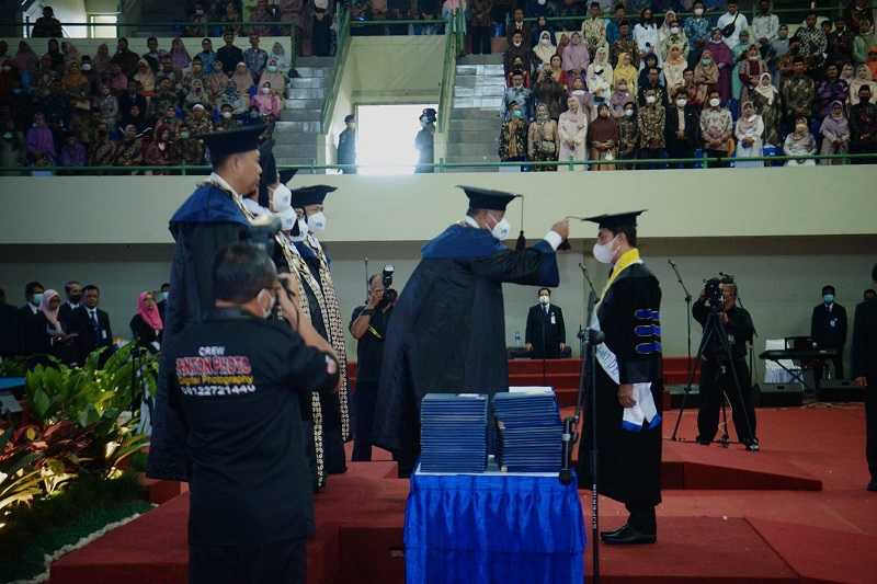 Wisudawan UNY Harus Kuasai Empat Kompetensi