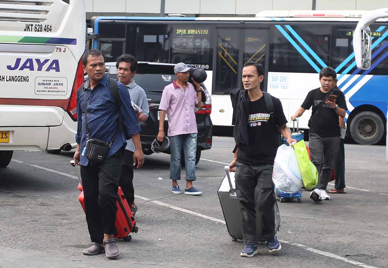 Foto: Arus Mudik Idul Adha di Terminal Kalideres