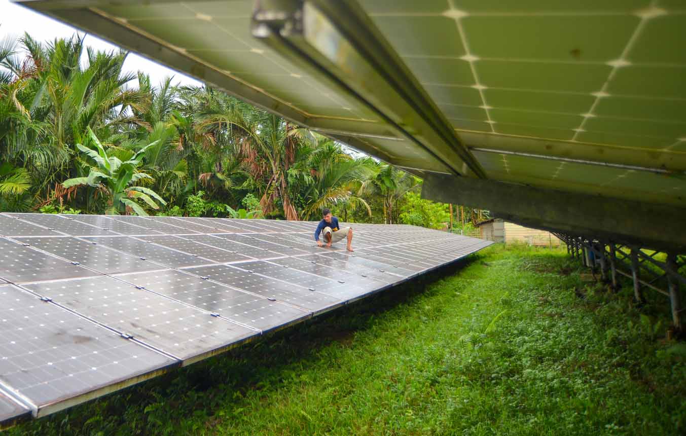 Daerah 3T Nikmati Energi Bersih dari PLTS