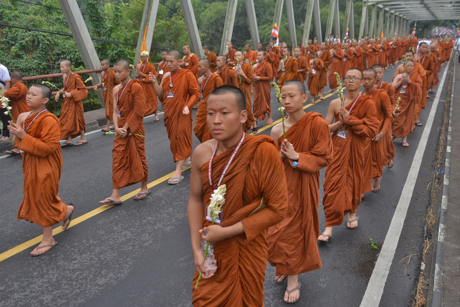 Perayaan Asalha Mahapuja di Borobudur