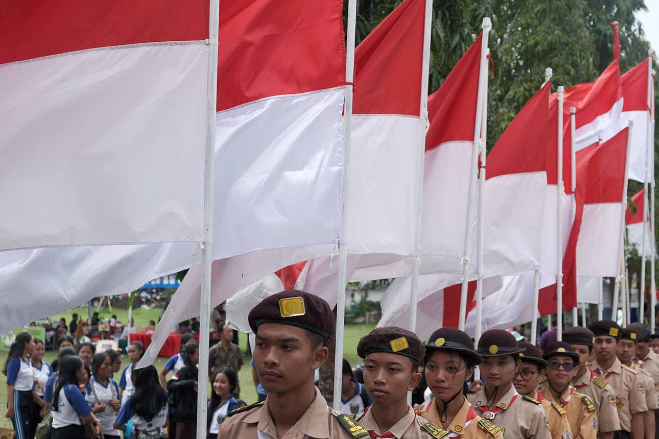 Foto: Pengibaran Bendera Merah Putih Secara Serentak