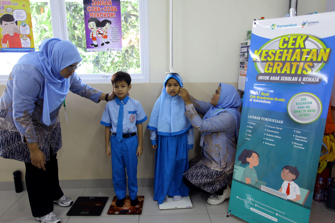 Berita Foto : Cek Kesehatan Gratis Khusus Sekolah Dimulai Hari Ini 