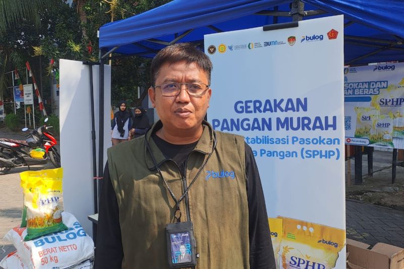 Berita Foto : Aksi Gerakan Pangan Murah Bulog digelar di 19 rusunawa