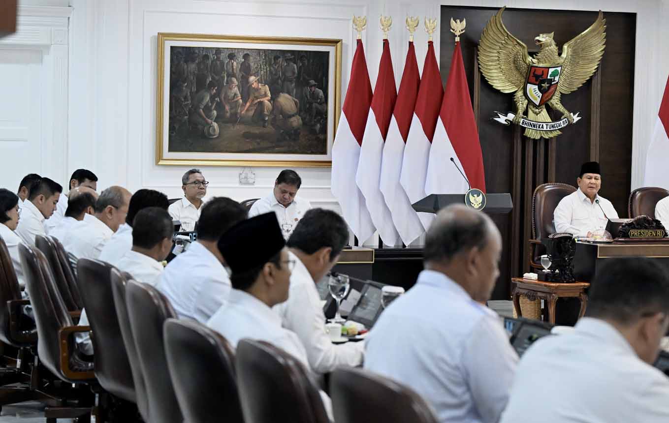 Berita Foto : Presiden Prabowo Pimpin Sidang Kabinet Paripurna Bahas Program Prioritas Nasional